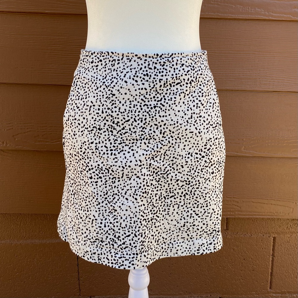 Urban Outfitters White Black Dot Denim Mini Skirt With Pockets - Size Small